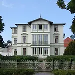 Charmante In Der 1. Reihe Mit Balkon *