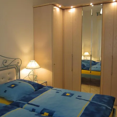 Charmante In Der 1. Reihe Mit Balkon هيرينجسدورف