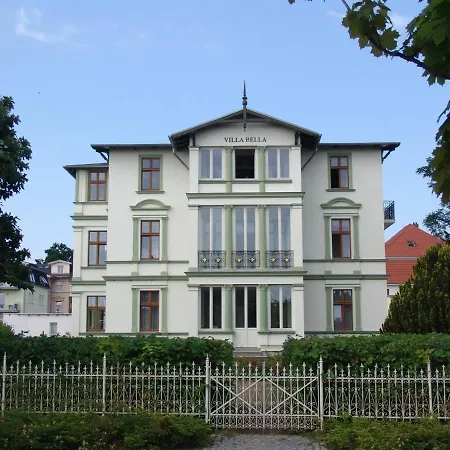 Charmante In Der 1. Reihe Mit Balkon *